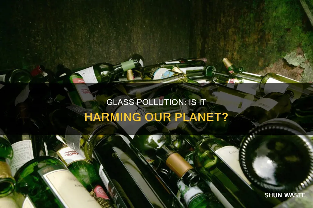 does glass pollute the earth