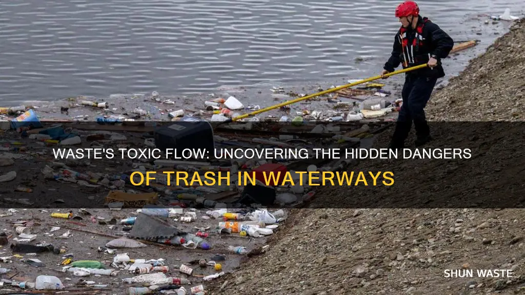 how does trash cause water pollution