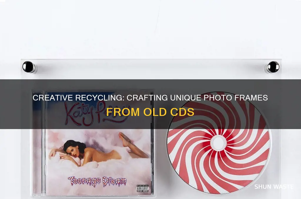 how to make a photo frame out of waste cds